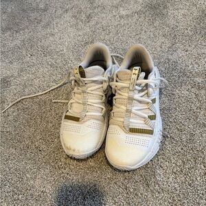 Under armour volleyball court shoes. White. Barely worn. Size 5.5